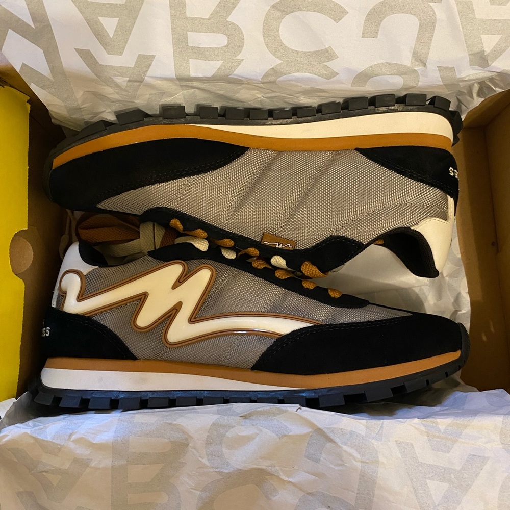 Selling Brand New in Box Marc Jacobs Jogger.